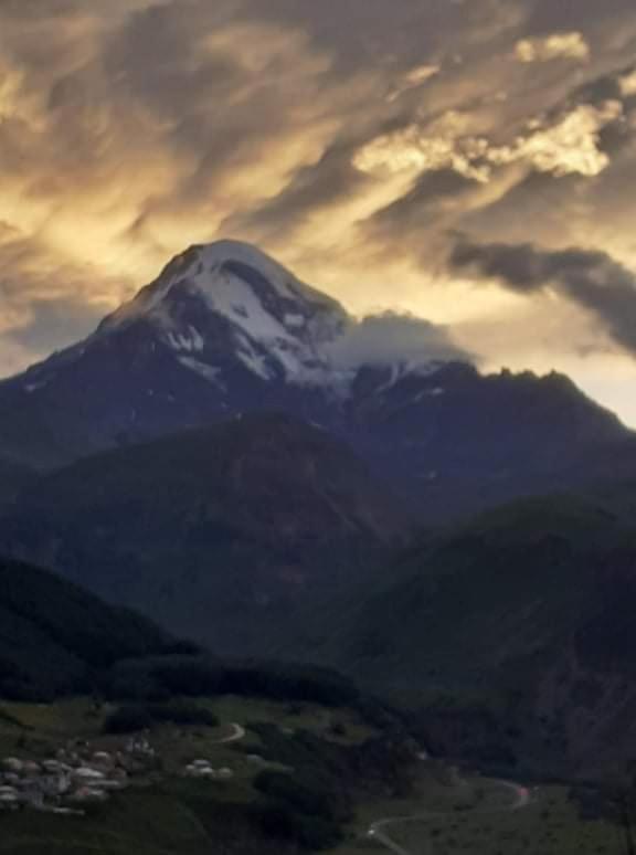 Bana Hotel Kazbegi Eksteriør billede