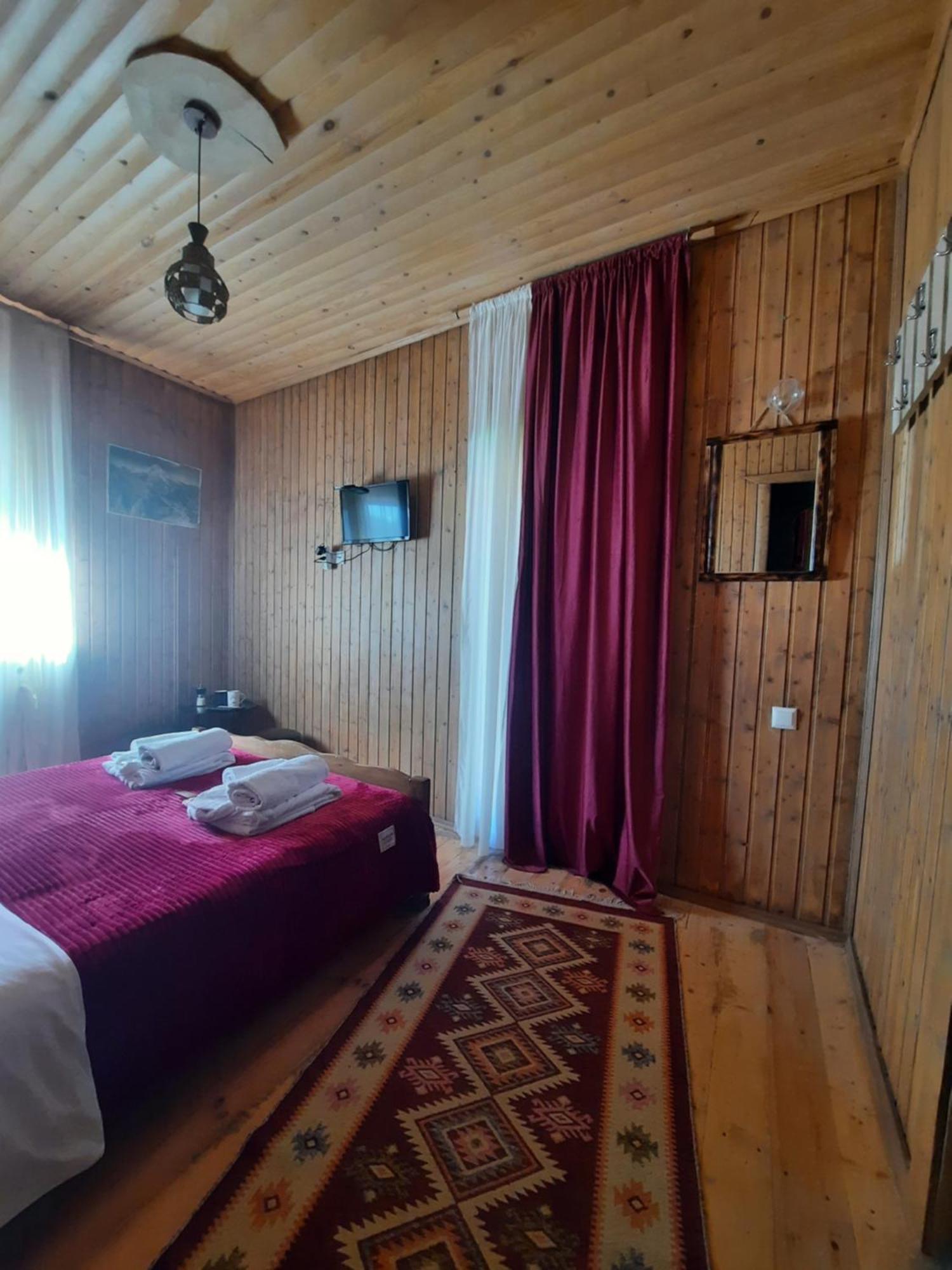 Bana Hotel Kazbegi Eksteriør billede