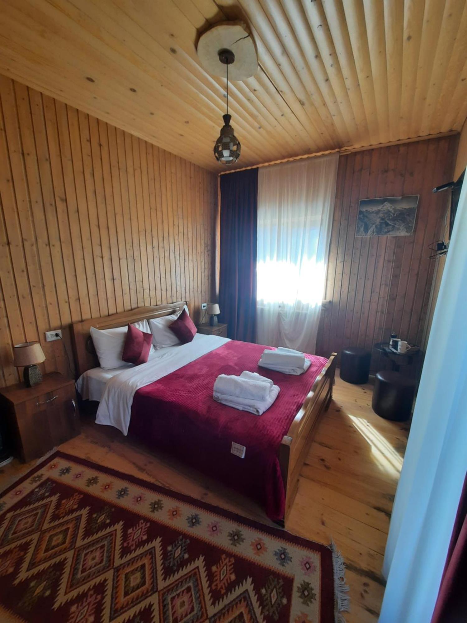 Bana Hotel Kazbegi Eksteriør billede